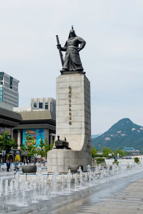 Statue of Admiral Yi Sun-sin in Gwanghwamun Square, Seoul
